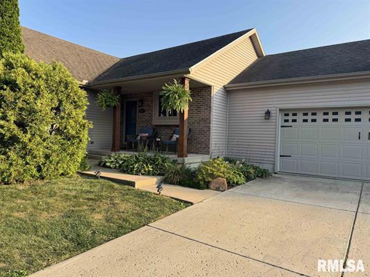 212 E Garfield Street, Minier, IL 61759