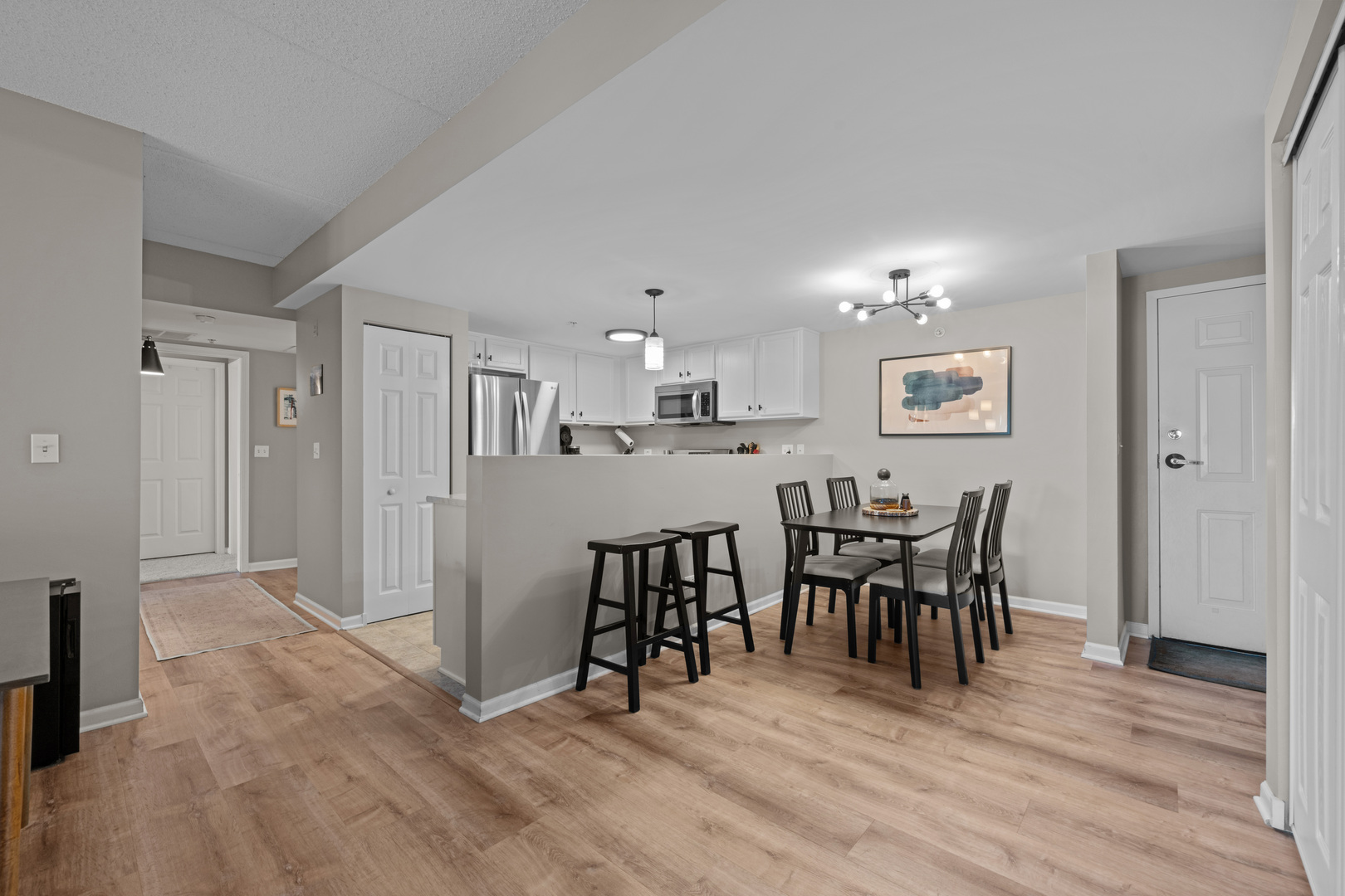 1111 Burlington Avenue #207, Lisle, IL 60532