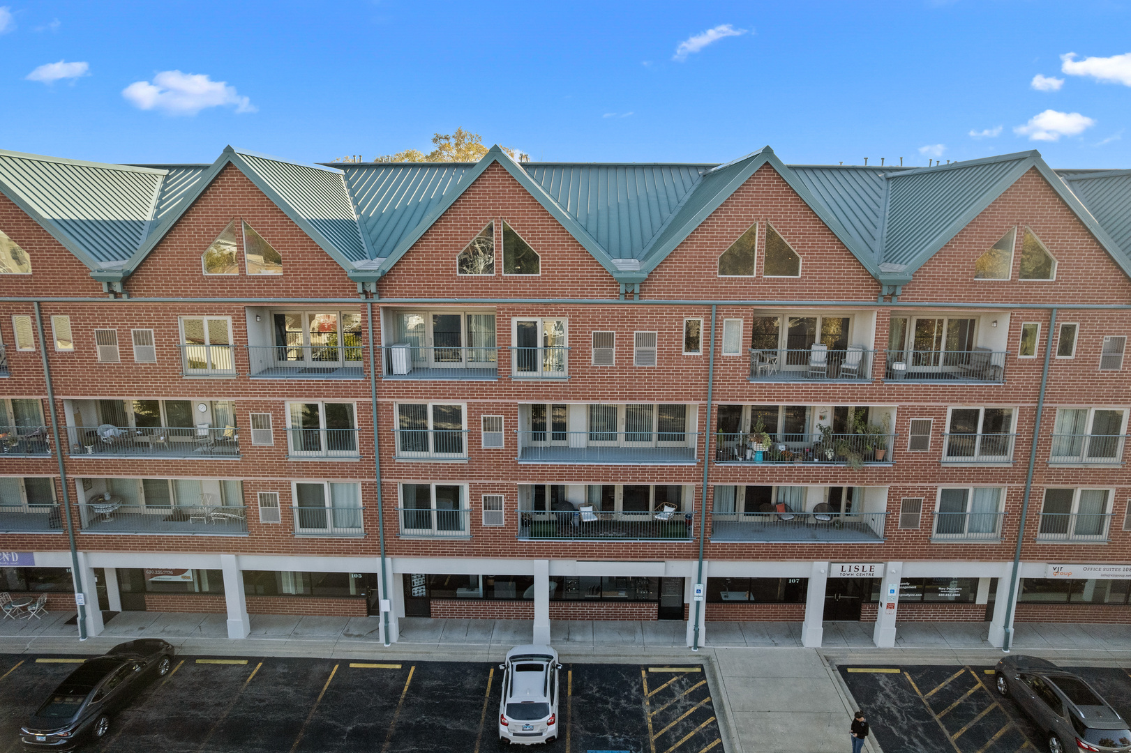 1111 Burlington Avenue #207, Lisle, IL 60532