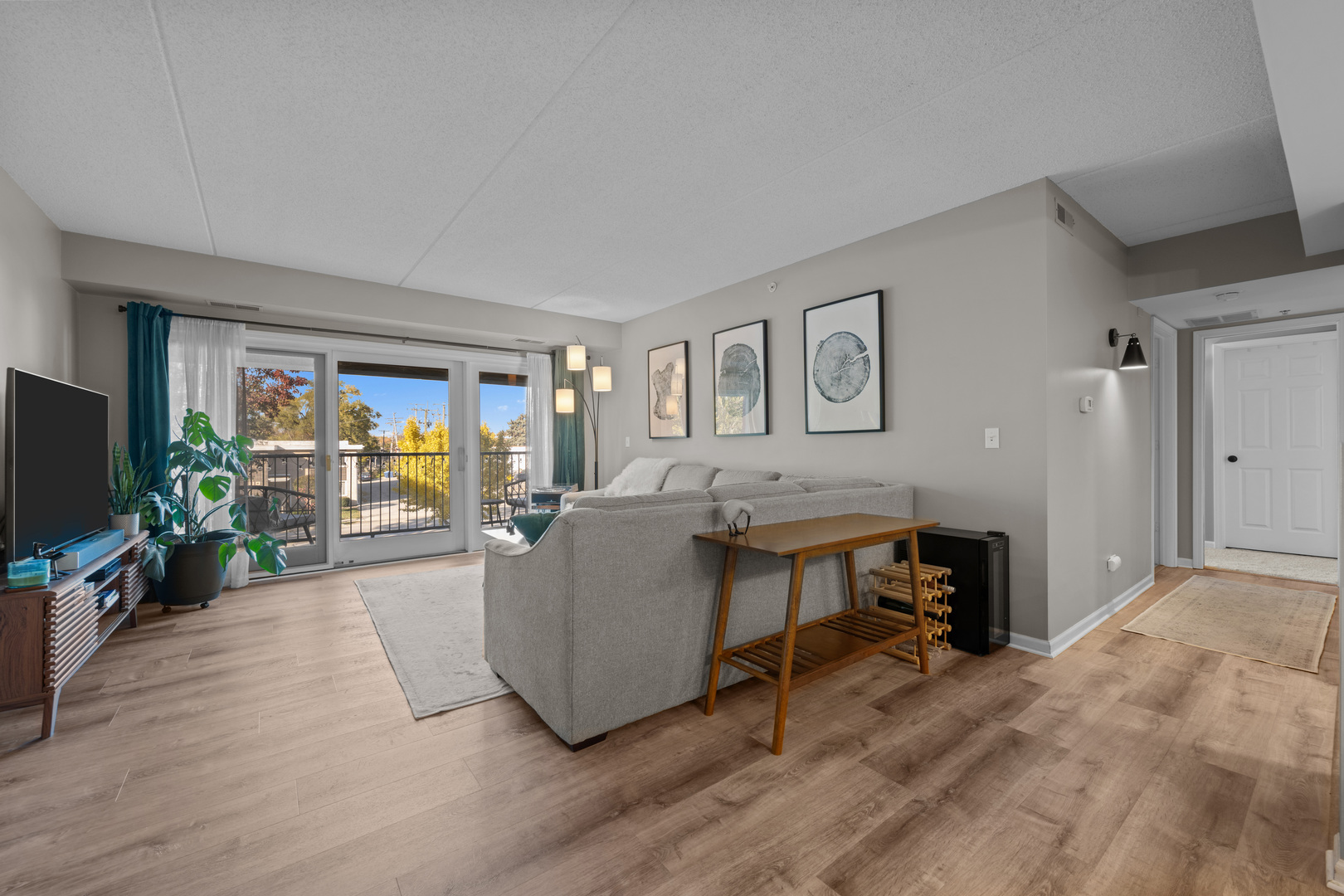 1111 Burlington Avenue #207, Lisle, IL 60532