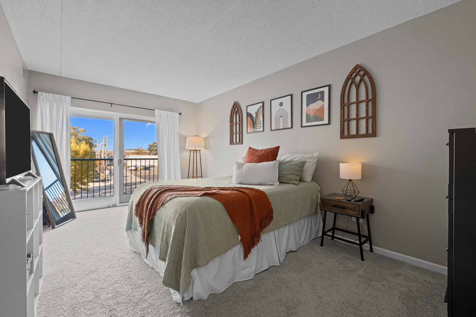 1111 Burlington Avenue #207, Lisle, IL 60532