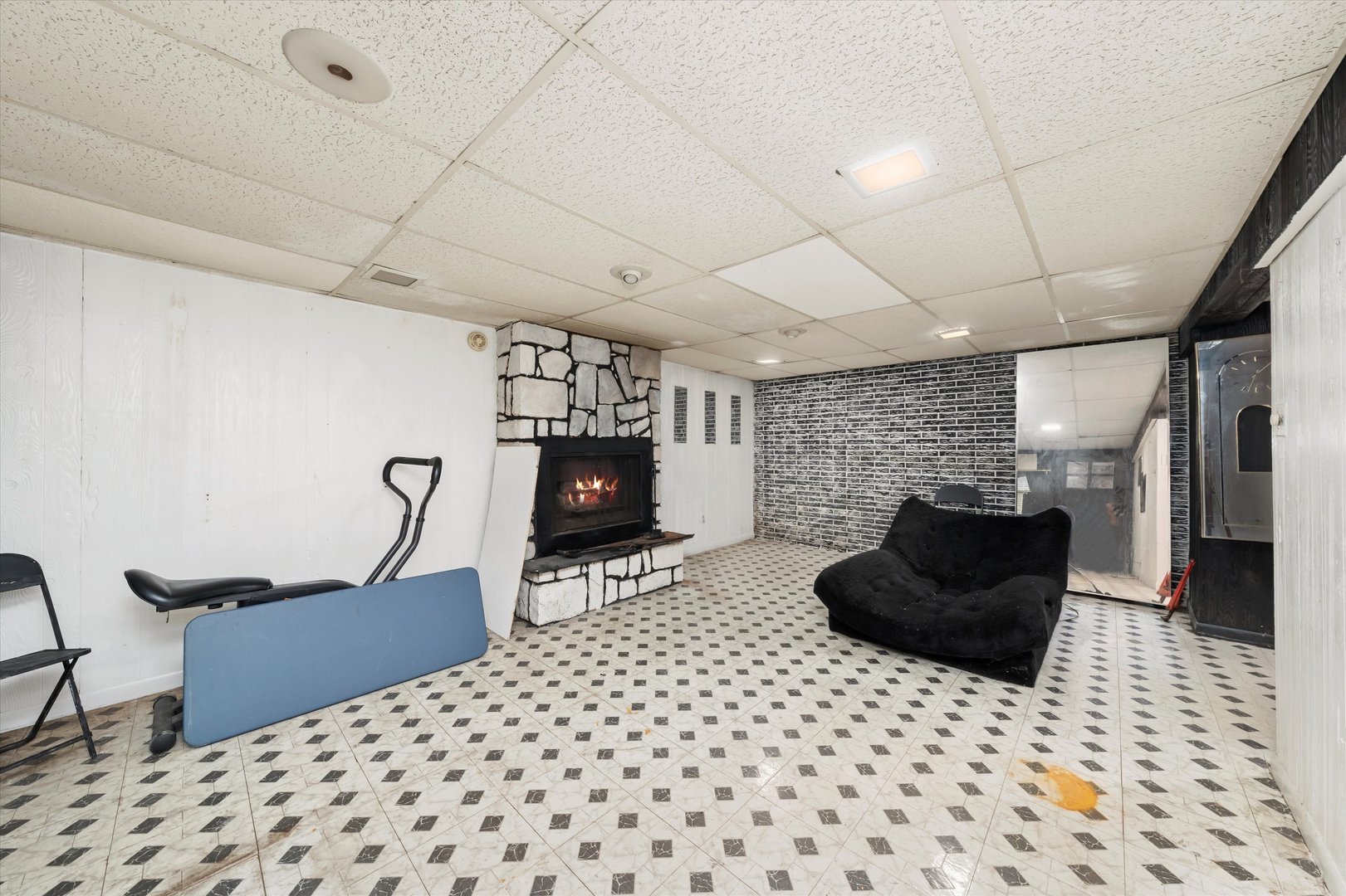 943 E 164th Court, South Holland, IL 60473