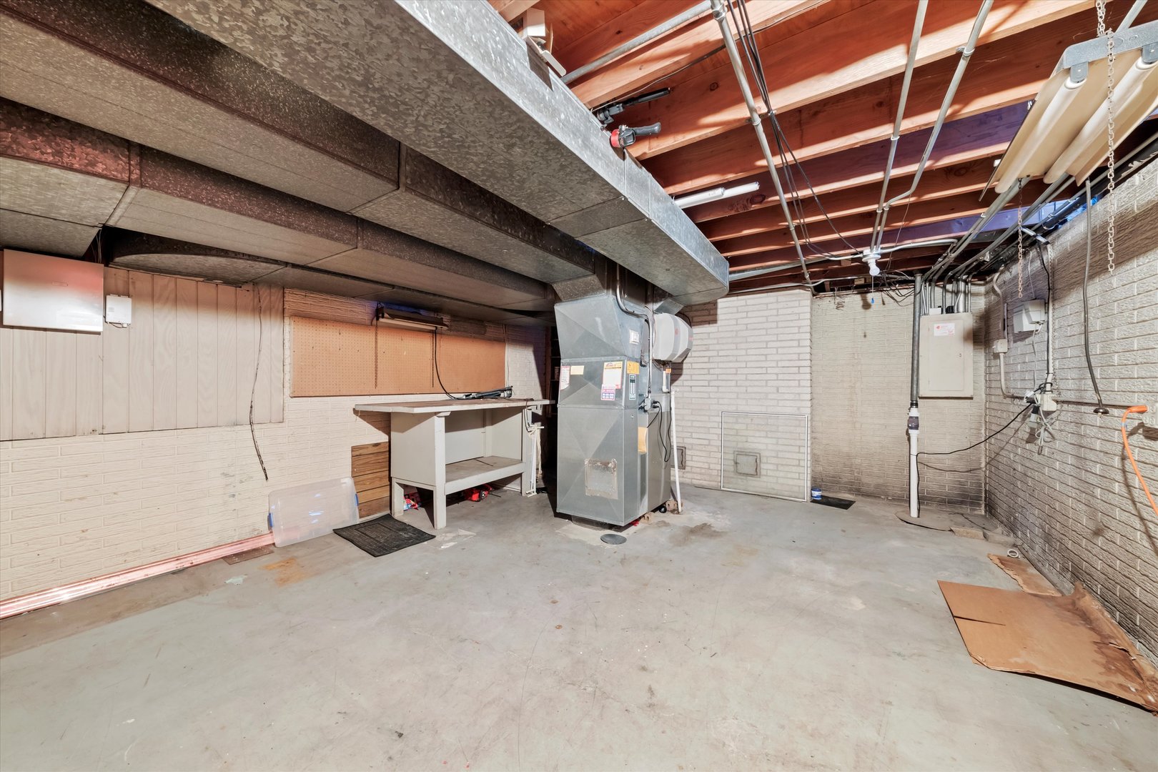 943 E 164th Court, South Holland, IL 60473