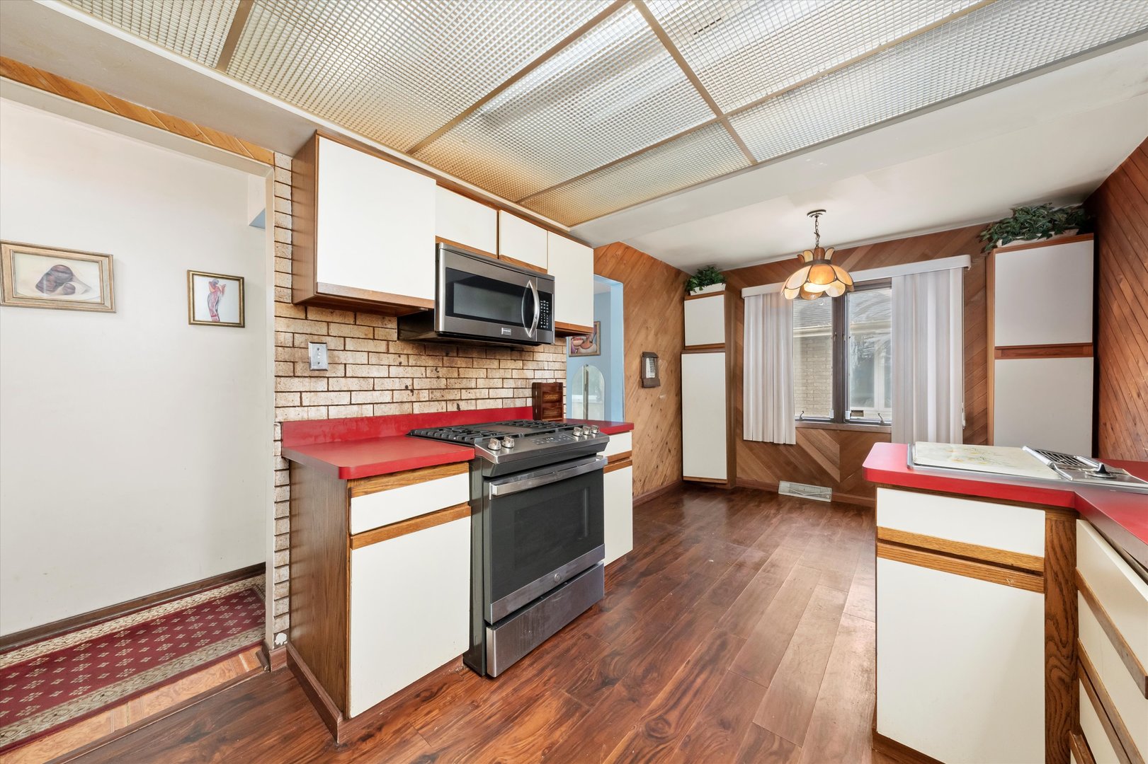 943 E 164th Court, South Holland, IL 60473