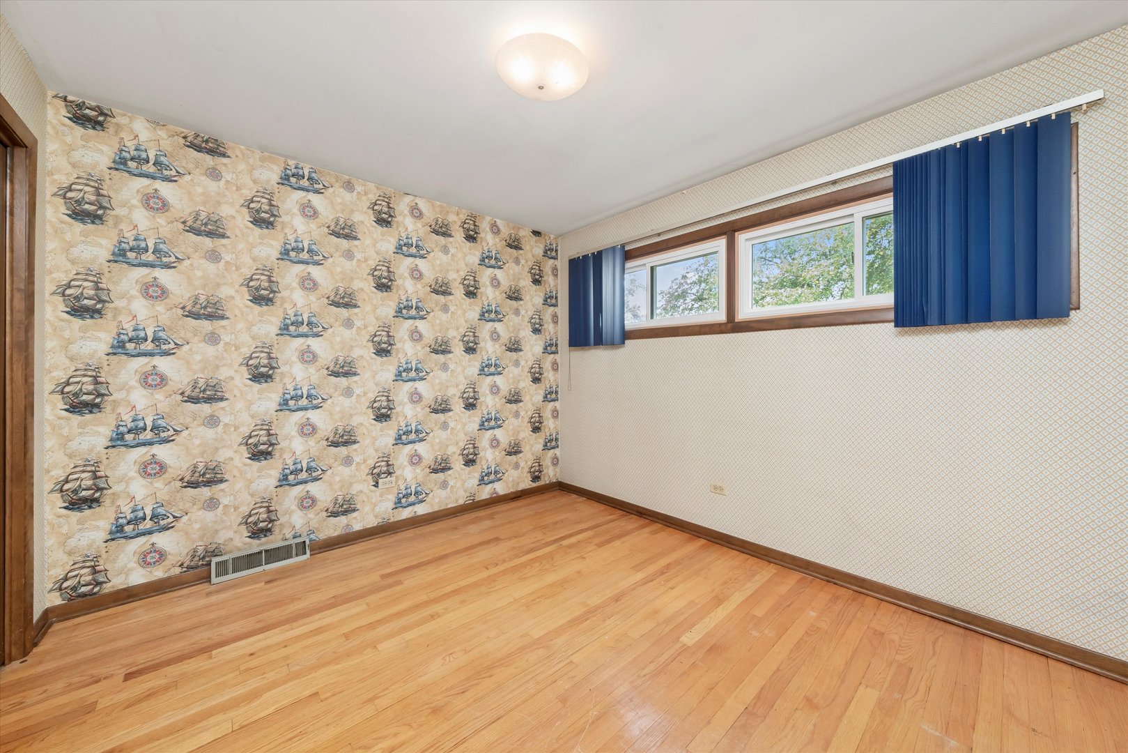 943 E 164th Court, South Holland, IL 60473