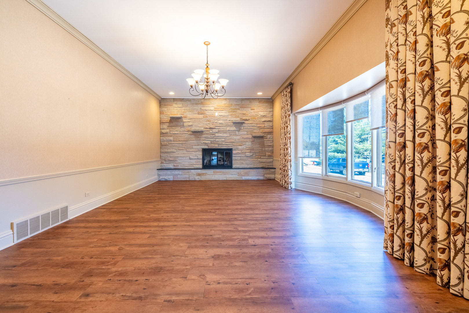 12 N Pistakee Lake Road, Fox Lake, IL 60020