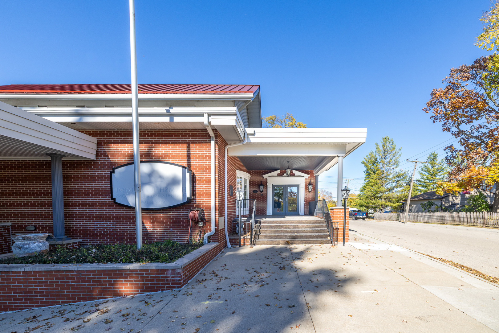 12 N Pistakee Lake Road, Fox Lake, IL 60020