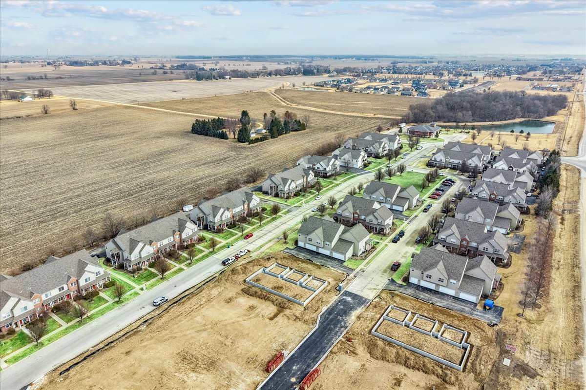 607 Clayton Circle #607, Sycamore, IL 60178