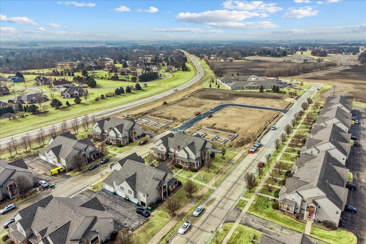 607 Clayton Circle #607, Sycamore, IL 60178