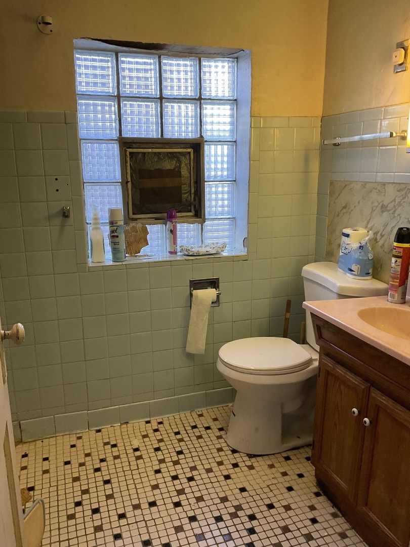 8052 S Harvard Avenue, Chicago, IL 60620