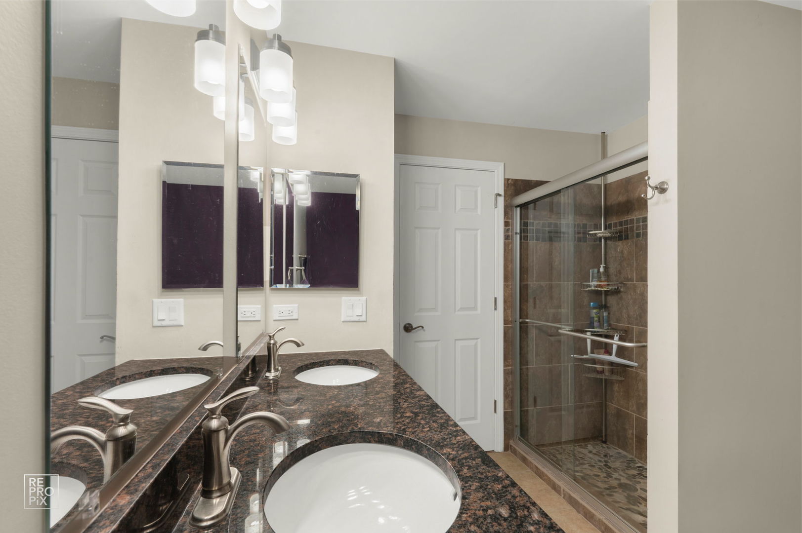 2810 Belle Lane, Schaumburg, IL 60193