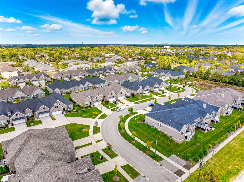 1409 Notting Hill Drive, Lemont, IL 60439