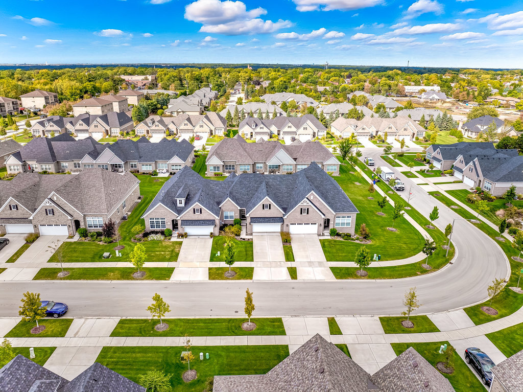 1409 Notting Hill Drive, Lemont, IL 60439