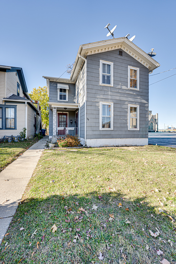 79 S 4th Street #2, Aurora, IL 60505
