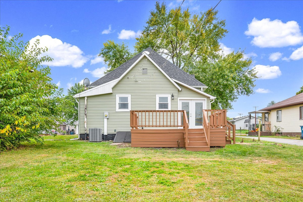 222 W Chestnut Street, Hoopeston, IL 60942