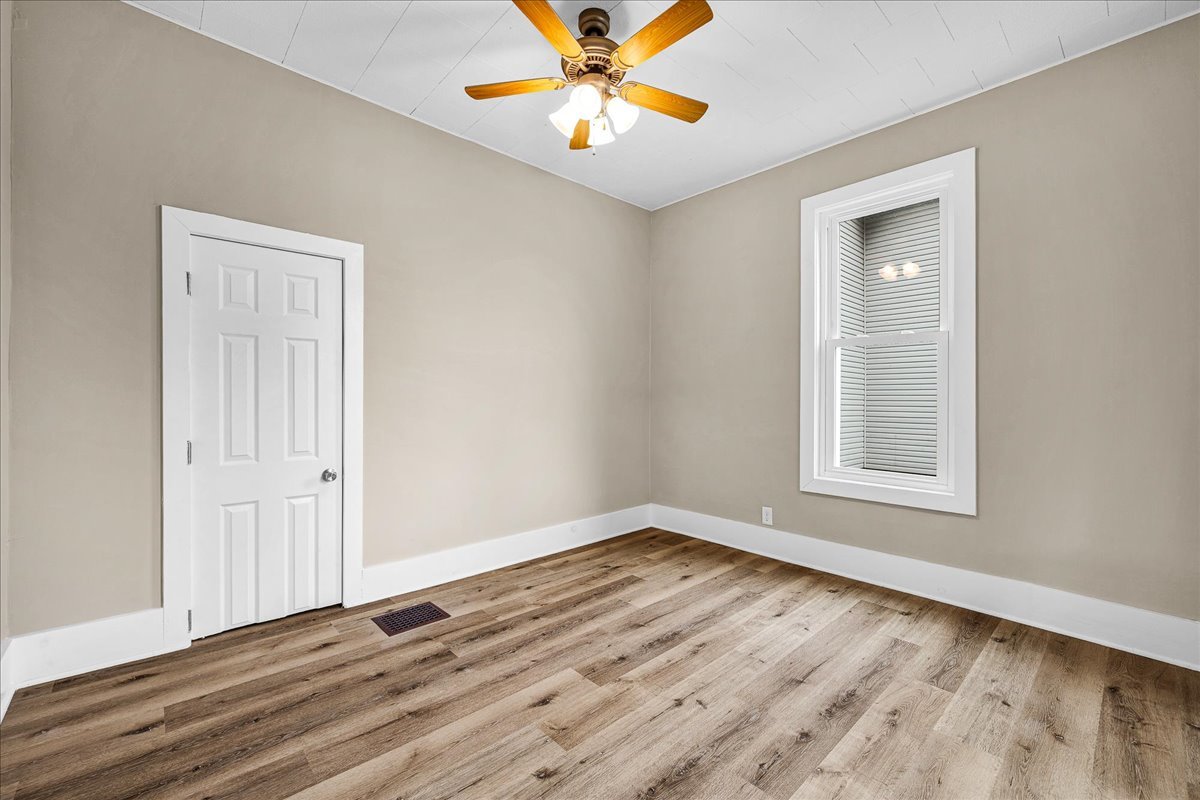 222 W Chestnut Street, Hoopeston, IL 60942