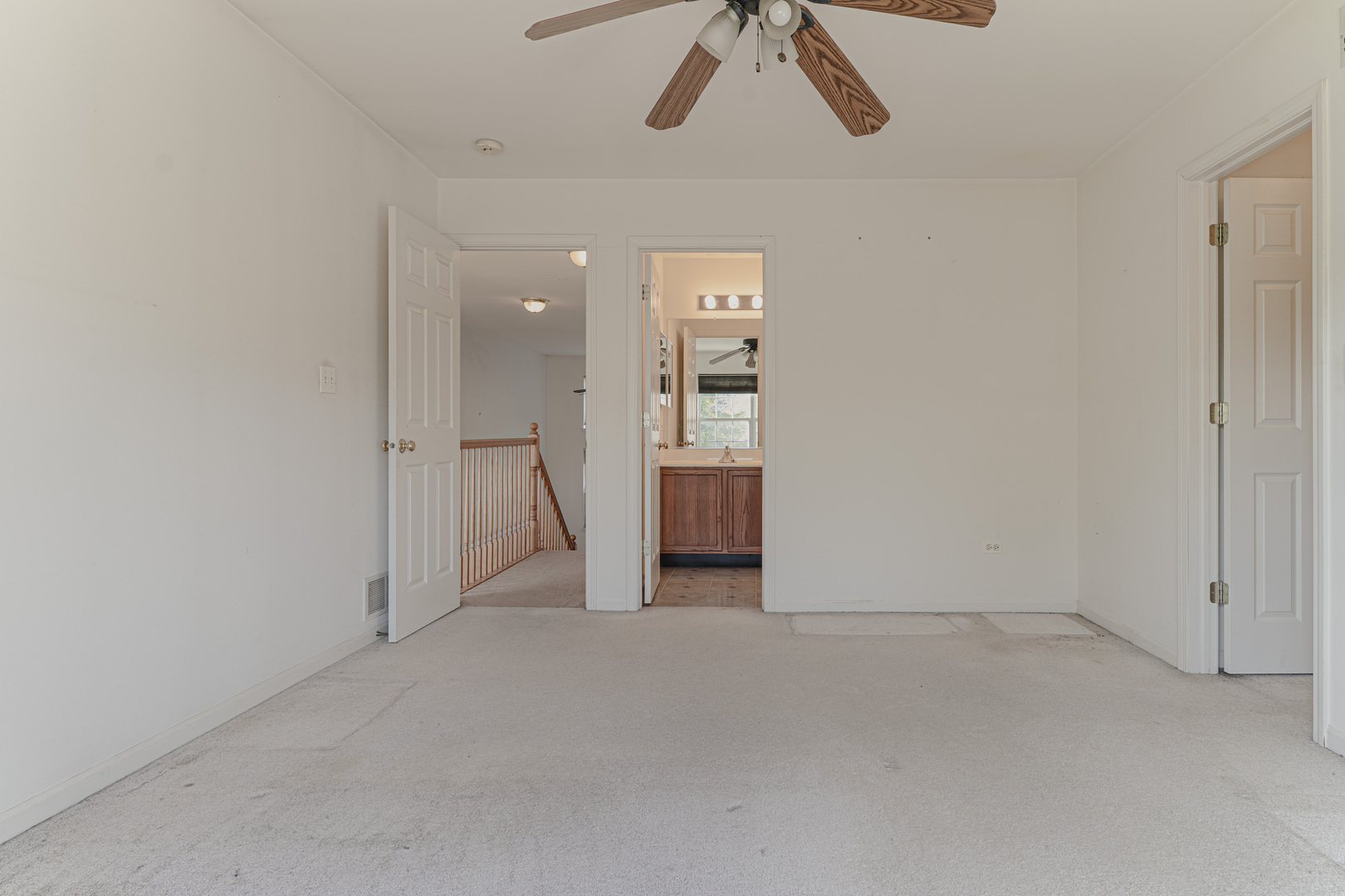 386 Gladstone Lane, Elgin, IL 60120