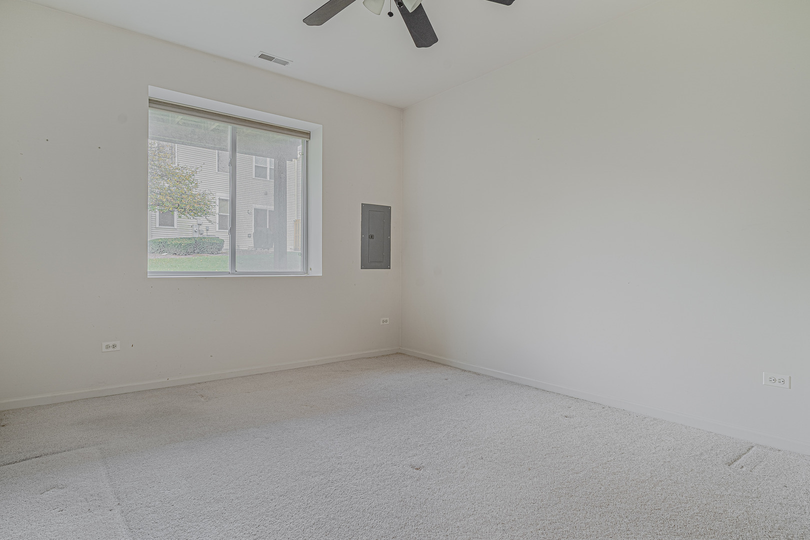 386 Gladstone Lane, Elgin, IL 60120