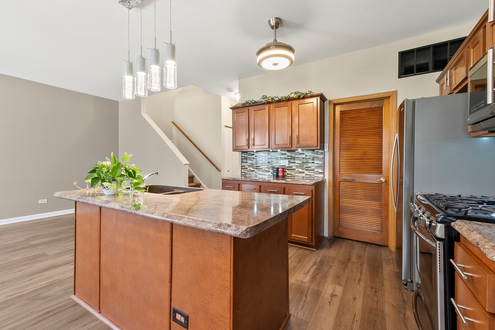 1565 Azalea Circle, Romeoville, IL 60446