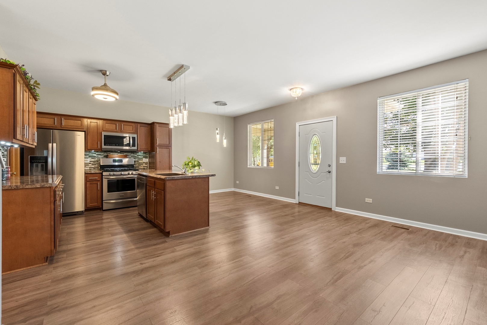 1565 Azalea Circle, Romeoville, IL 60446