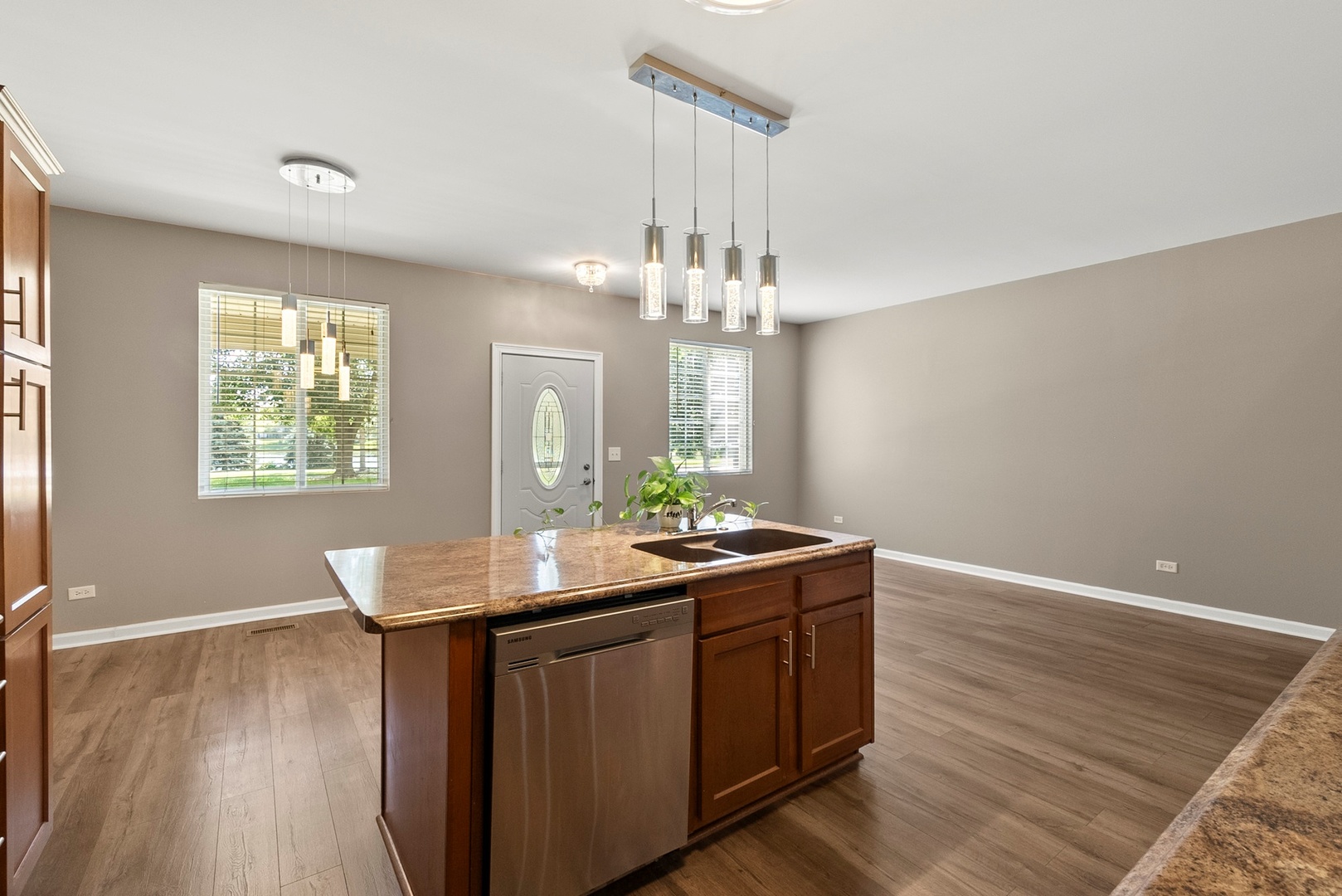 1565 Azalea Circle, Romeoville, IL 60446