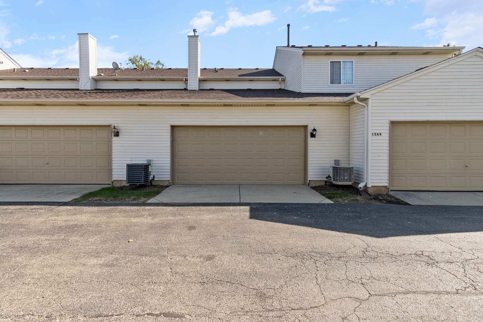 1565 Azalea Circle, Romeoville, IL 60446