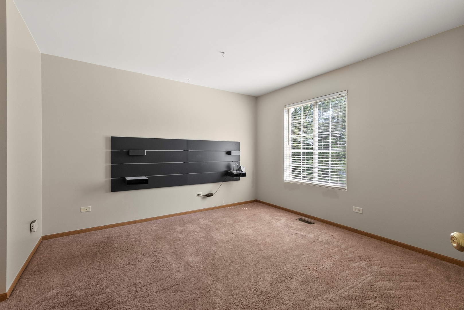 1565 Azalea Circle, Romeoville, IL 60446