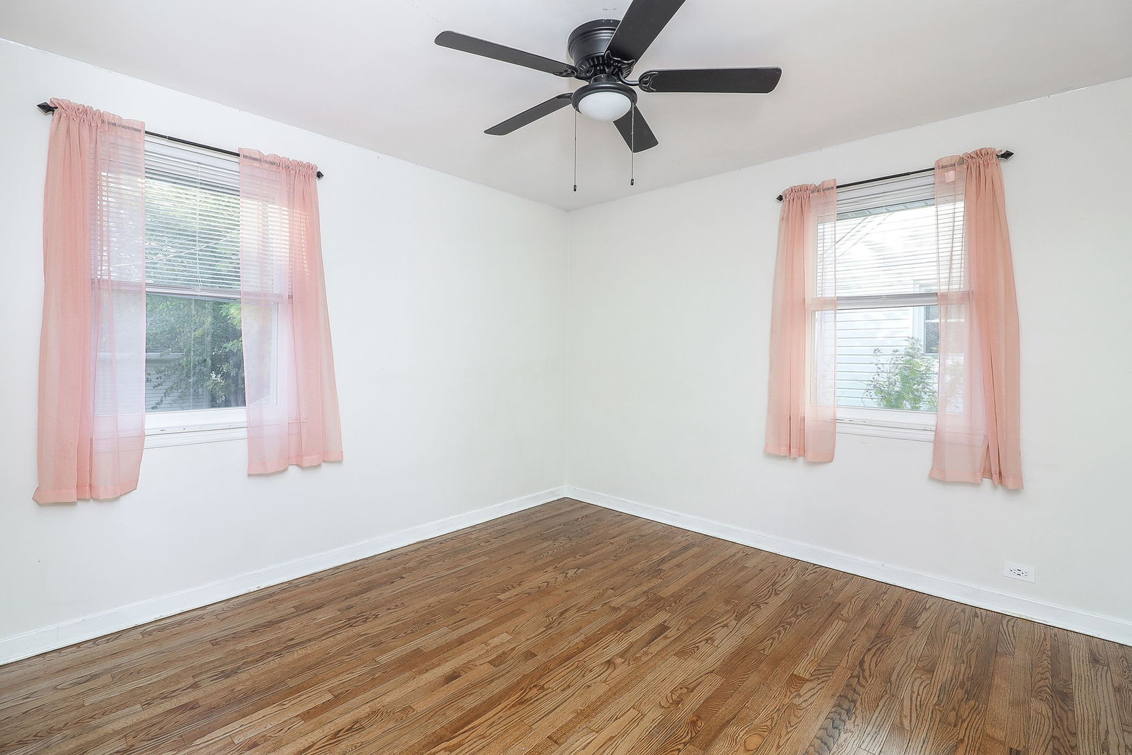 3210 Madison Avenue, Brookfield, IL 60513