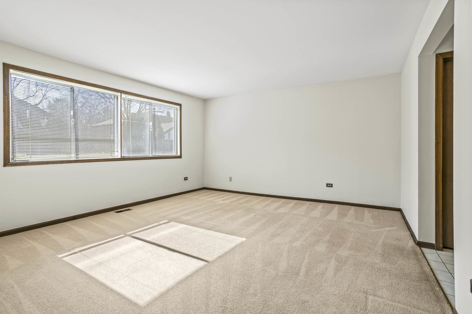 5835 Doe Circle #8, Westmont, IL 60559