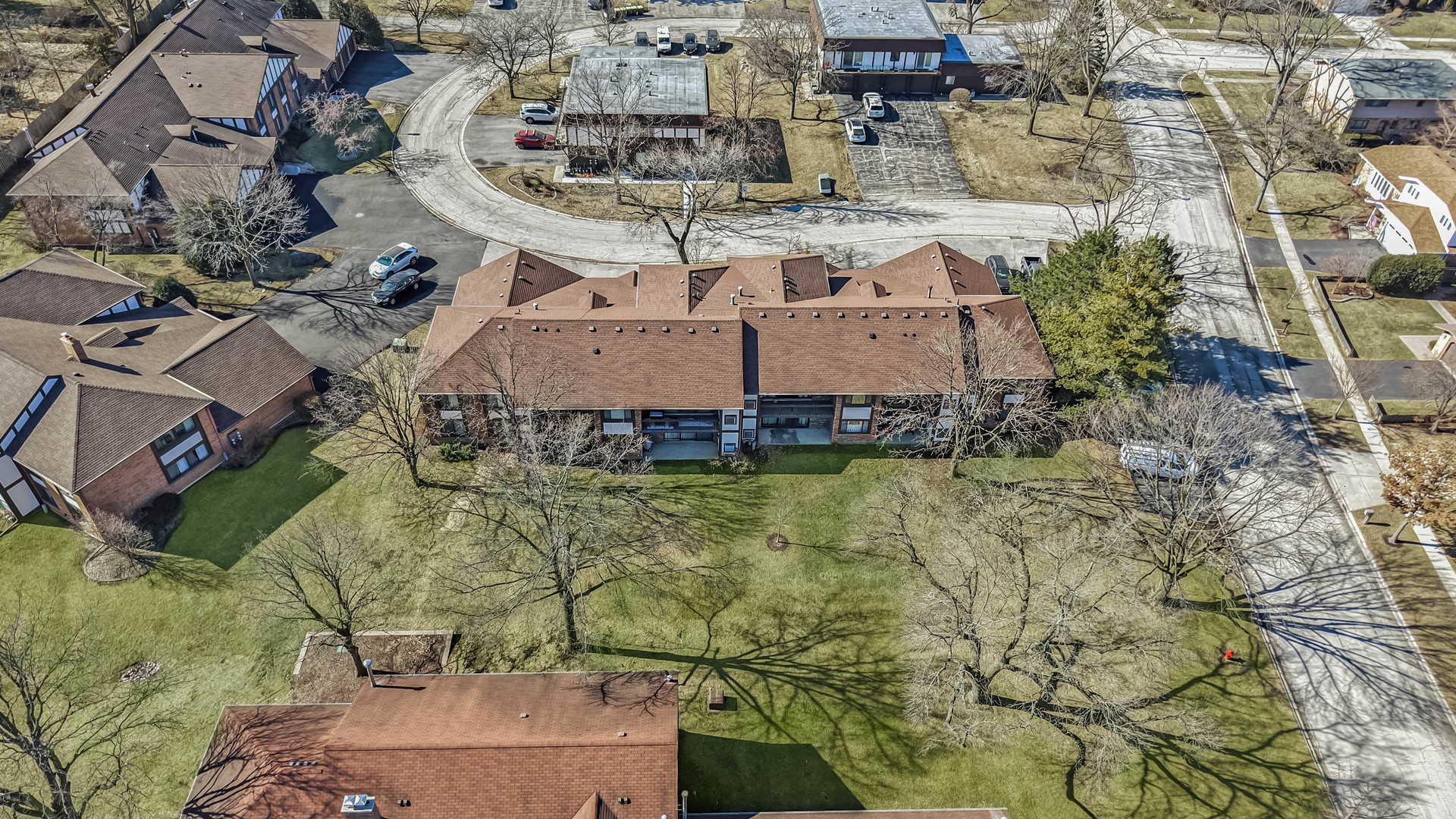 5835 Doe Circle #8, Westmont, IL 60559