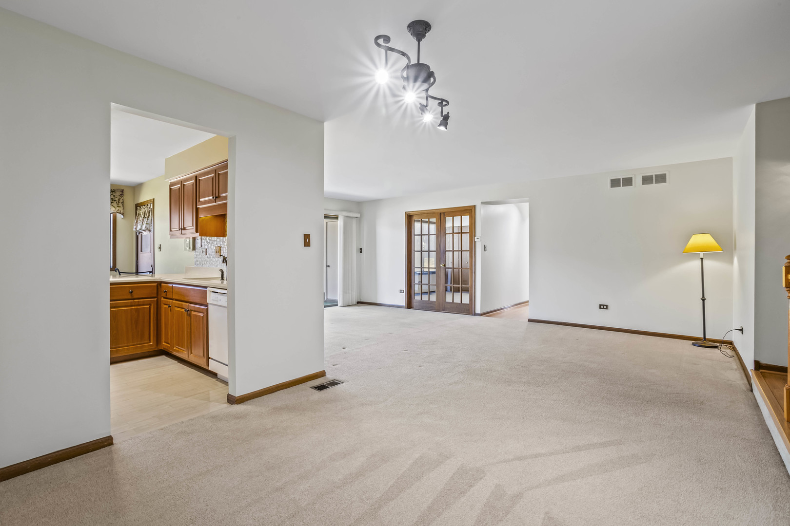 5835 Doe Circle #8, Westmont, IL 60559