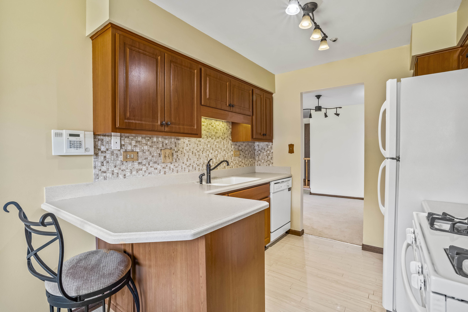 5835 Doe Circle #8, Westmont, IL 60559