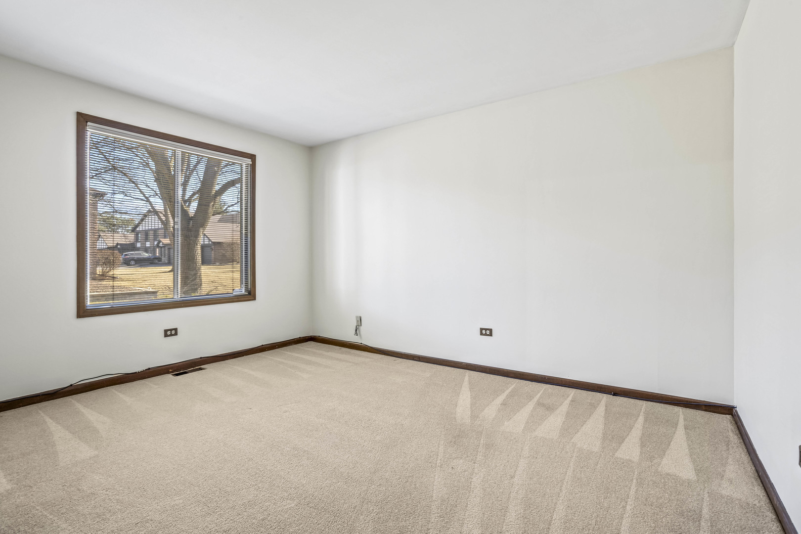 5835 Doe Circle #8, Westmont, IL 60559