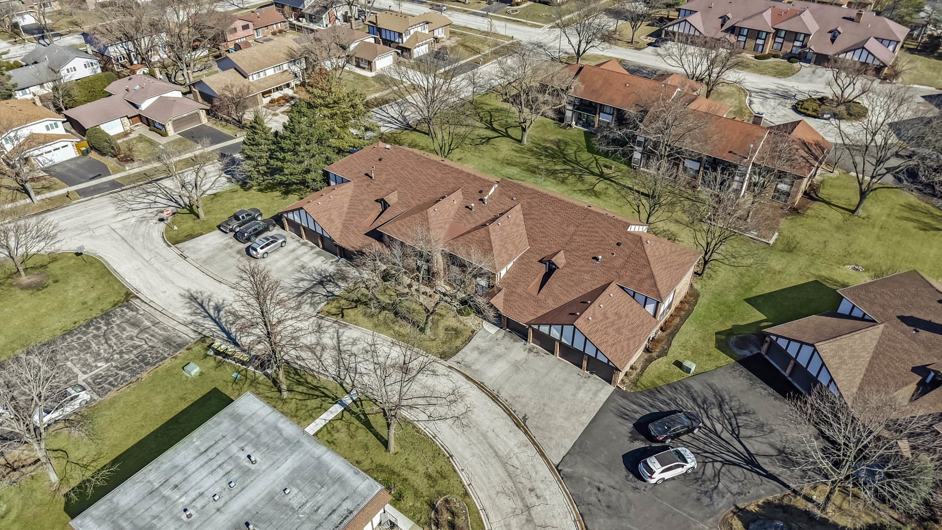 5835 Doe Circle #8, Westmont, IL 60559