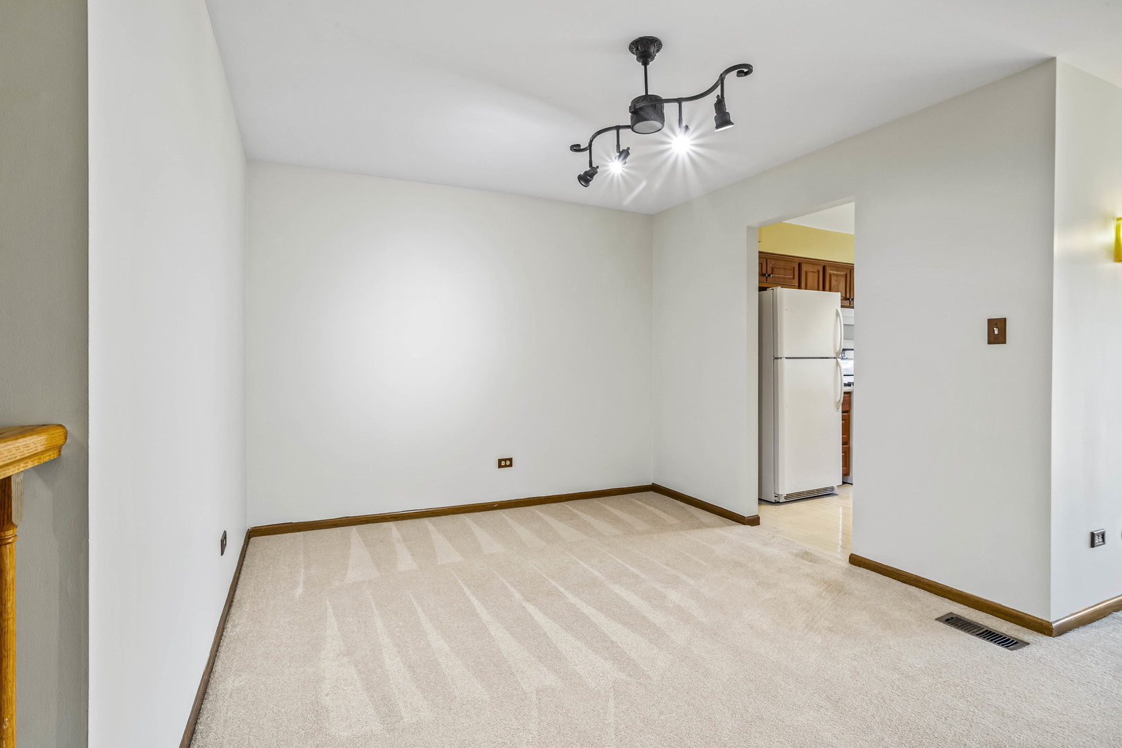 5835 Doe Circle #8, Westmont, IL 60559