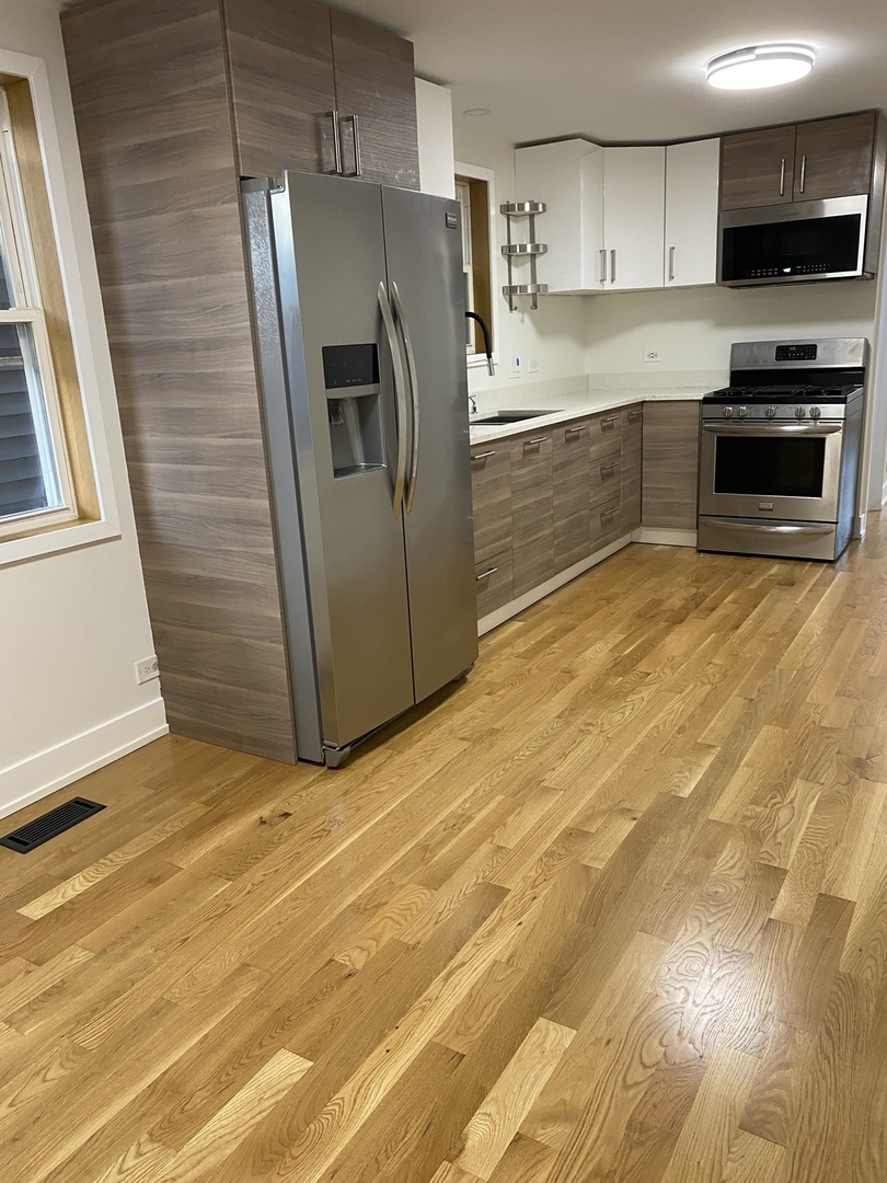 3270 N Elston Avenue #1, Chicago, IL 60618