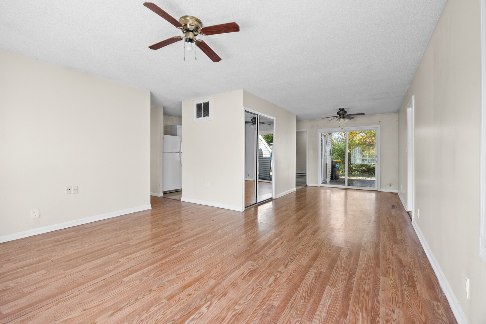 1020 S Park Boulevard, Streamwood, IL 60107