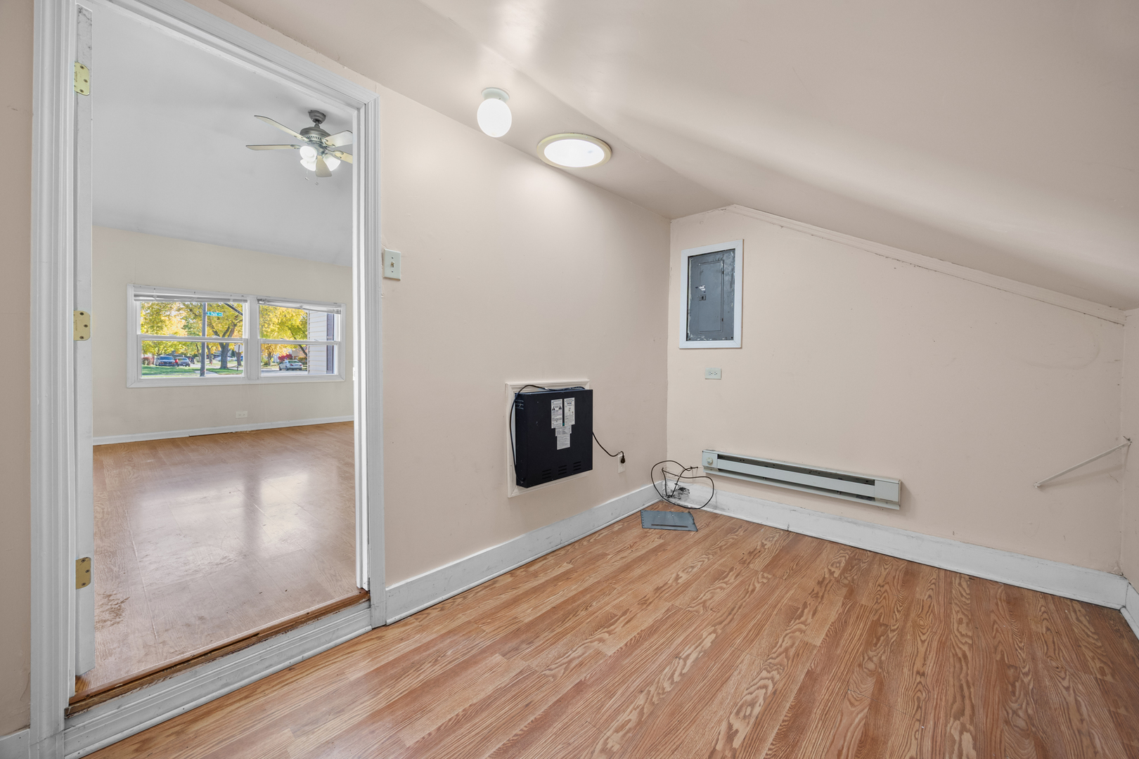 1020 S Park Boulevard, Streamwood, IL 60107