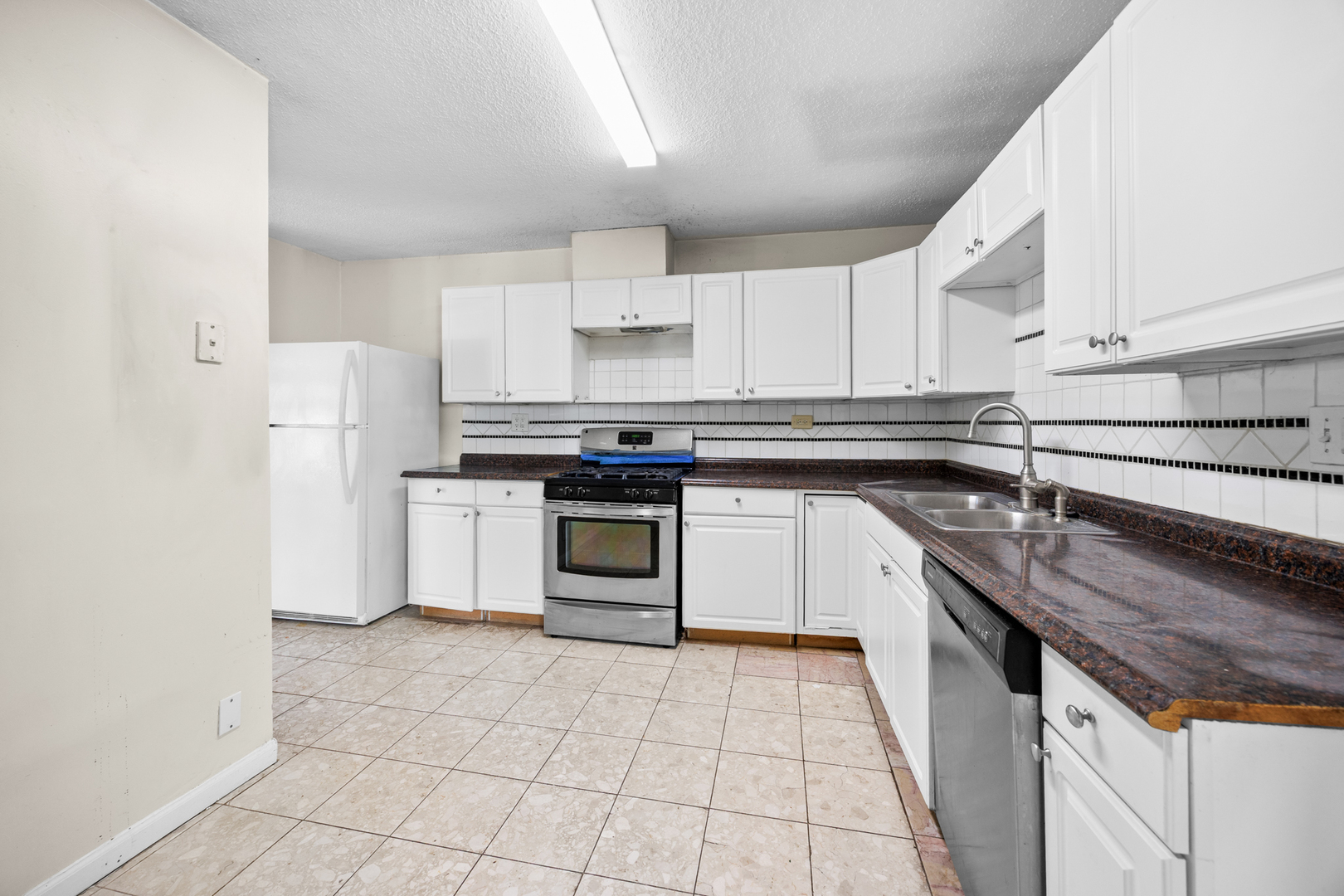 1020 S Park Boulevard, Streamwood, IL 60107