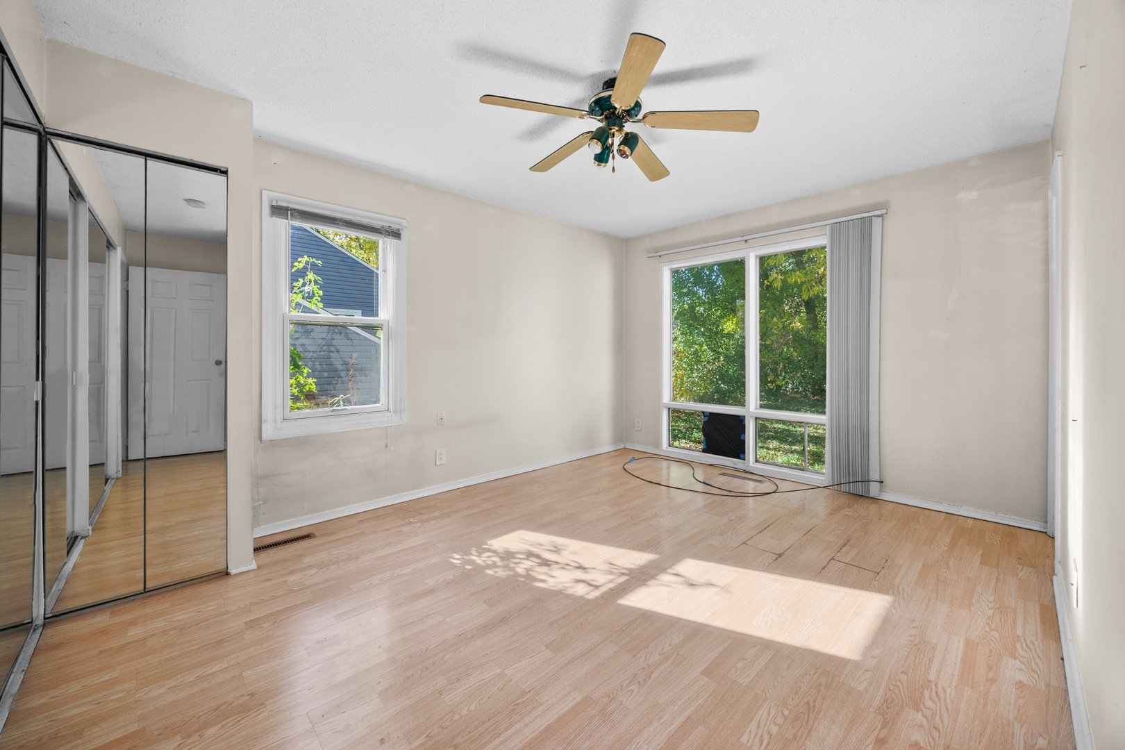 1020 S Park Boulevard, Streamwood, IL 60107