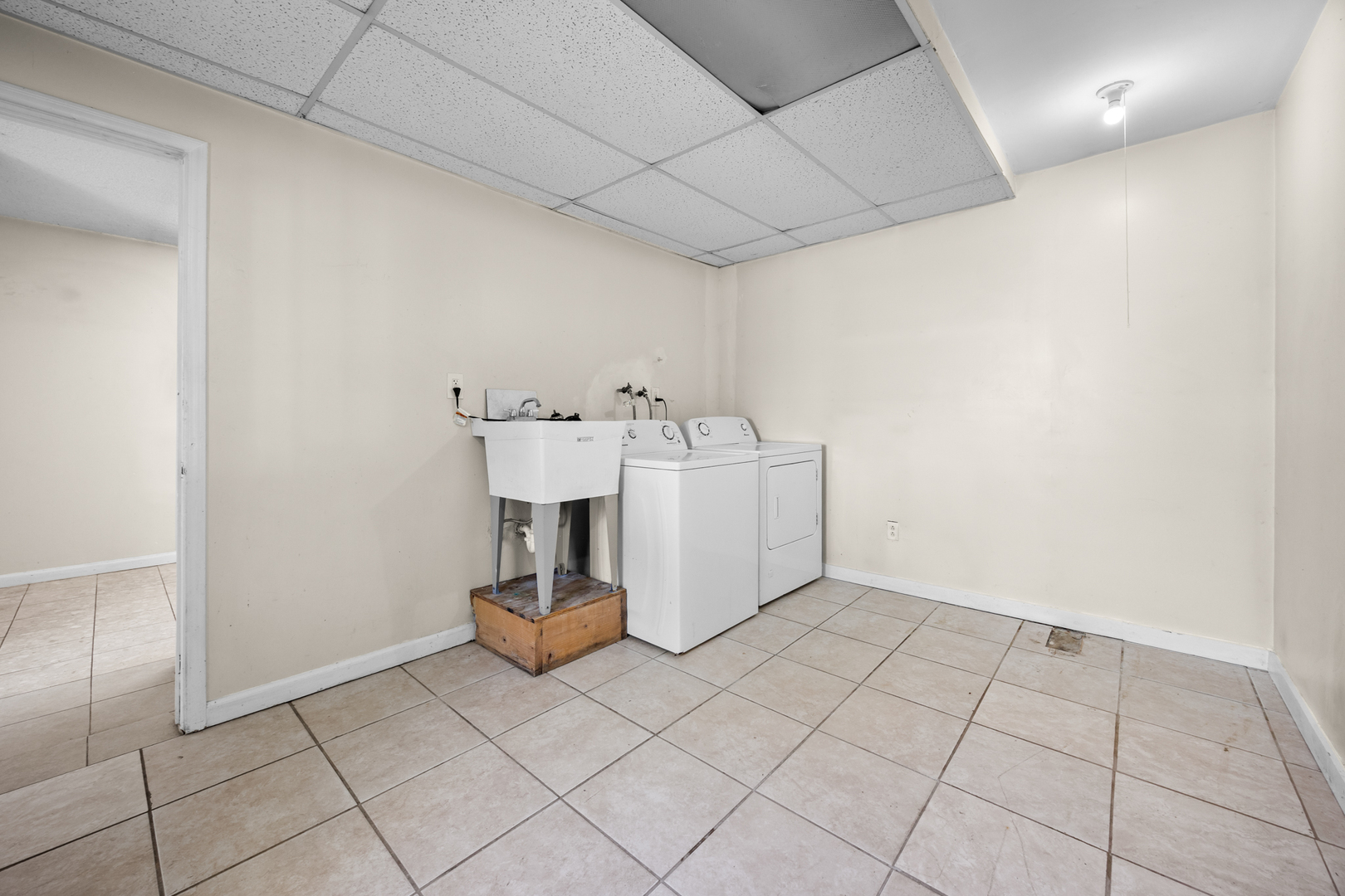 1020 S Park Boulevard, Streamwood, IL 60107