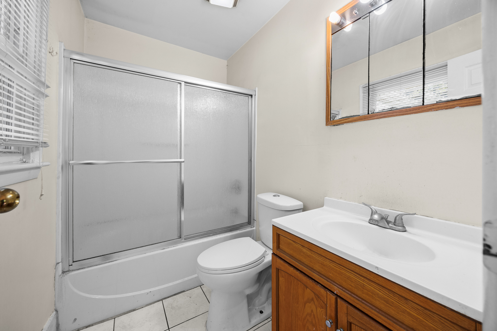 1020 S Park Boulevard, Streamwood, IL 60107