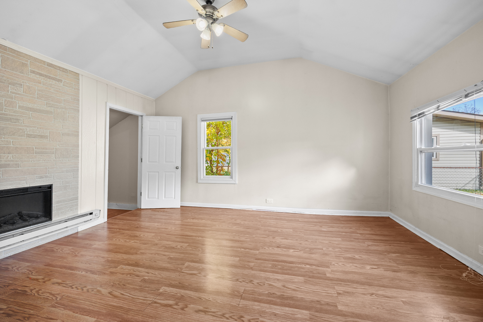 1020 S Park Boulevard, Streamwood, IL 60107