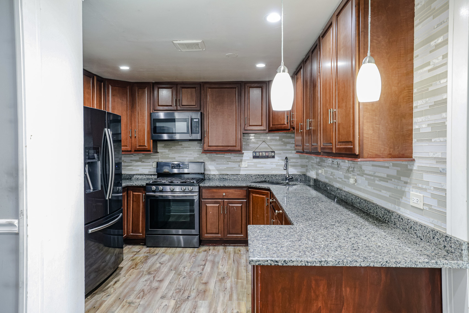 9446 Dee Road #2F, Des Plaines, IL 60016