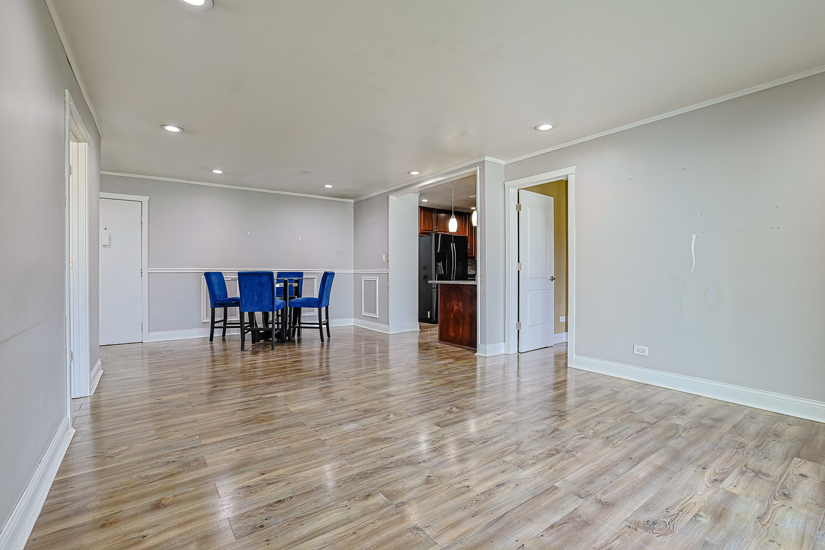 9446 Dee Road #2F, Des Plaines, IL 60016