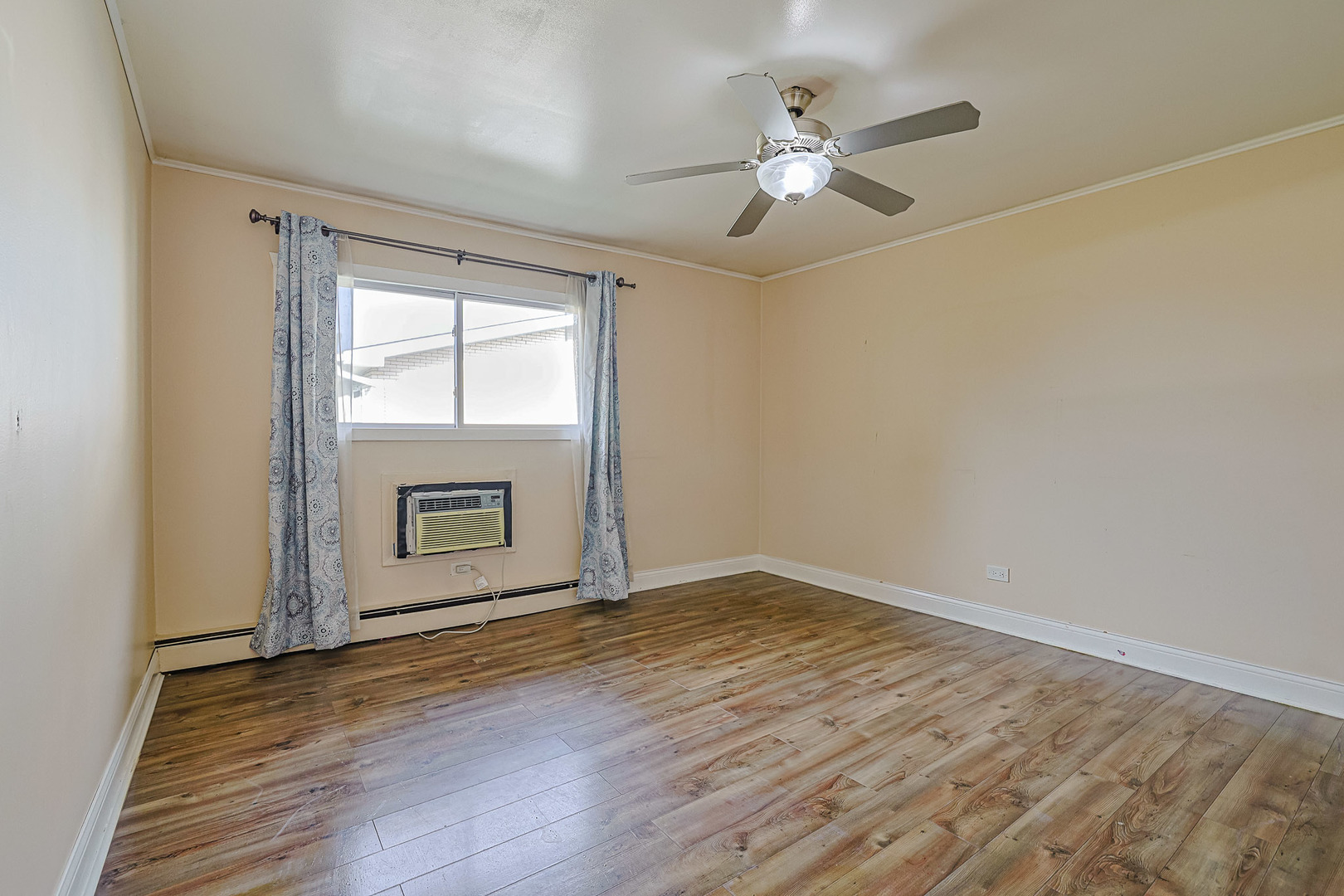 9446 Dee Road #2F, Des Plaines, IL 60016