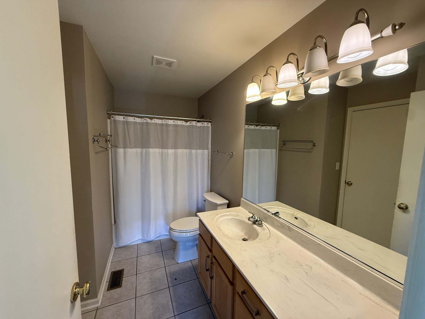 1586 New Haven Drive #1586, Cary, IL 60013