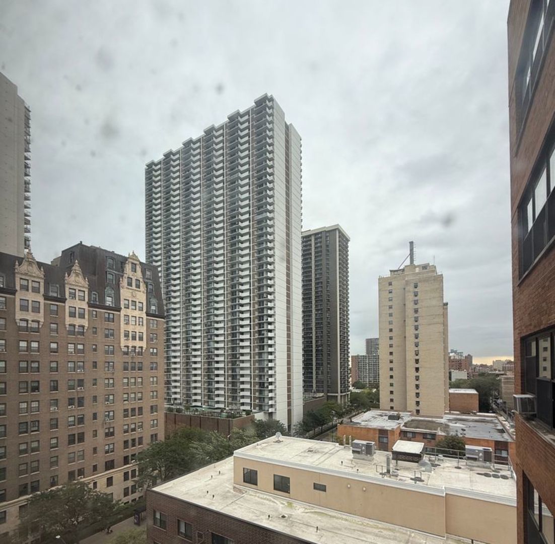 6118 N SHERIDAN Road #1006, Chicago, IL 60660