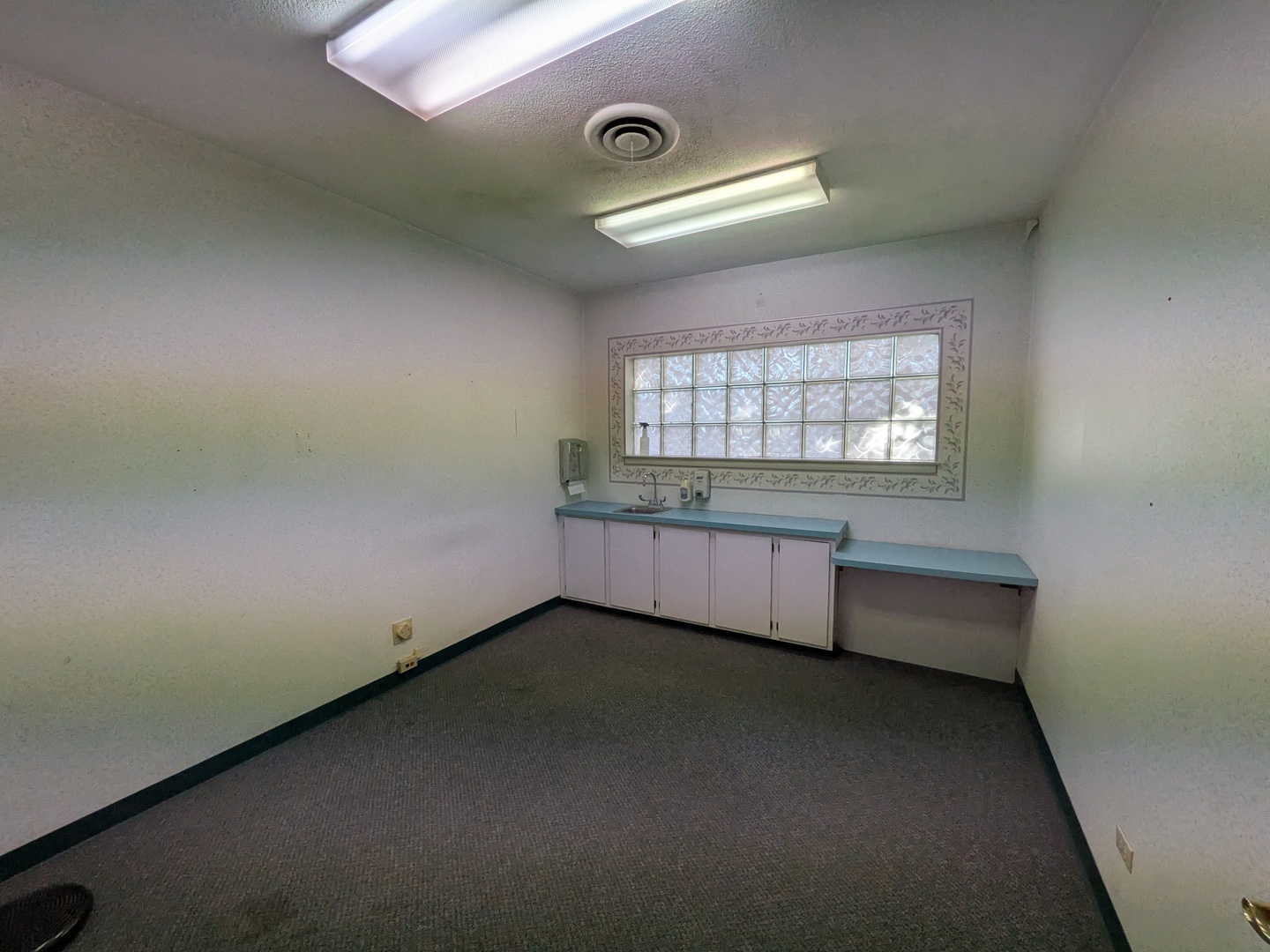 5781 N Lincoln Avenue, Chicago, IL 60659