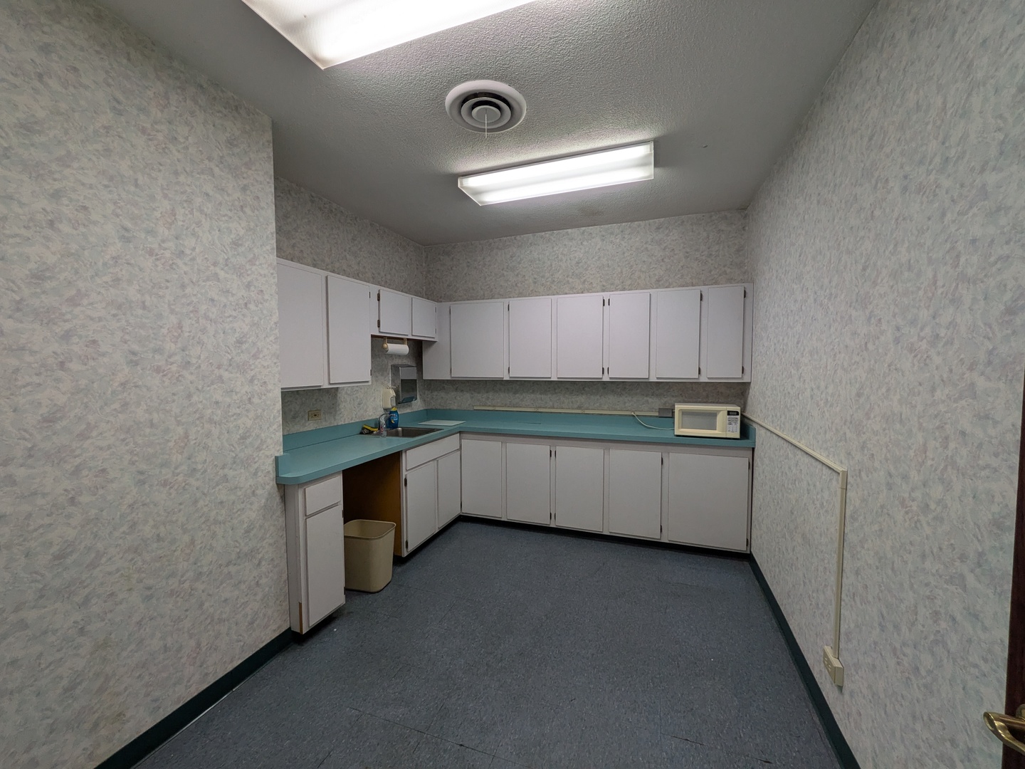 5781 N Lincoln Avenue, Chicago, IL 60659